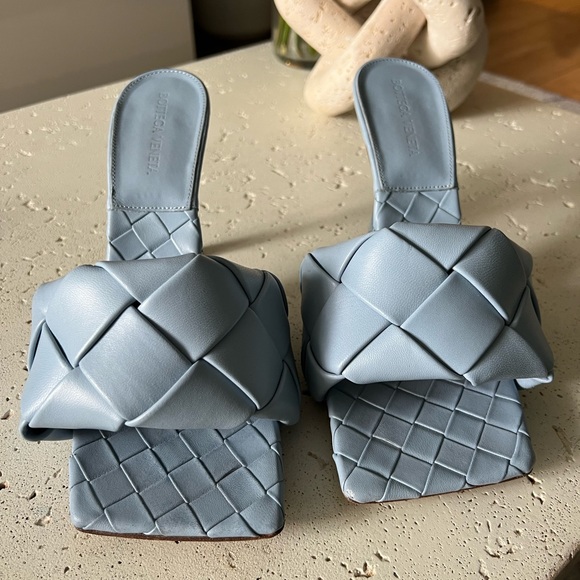 BOTTEGA VENETA Lido Sandals in color Ice (blue) - Picture 7 of 12